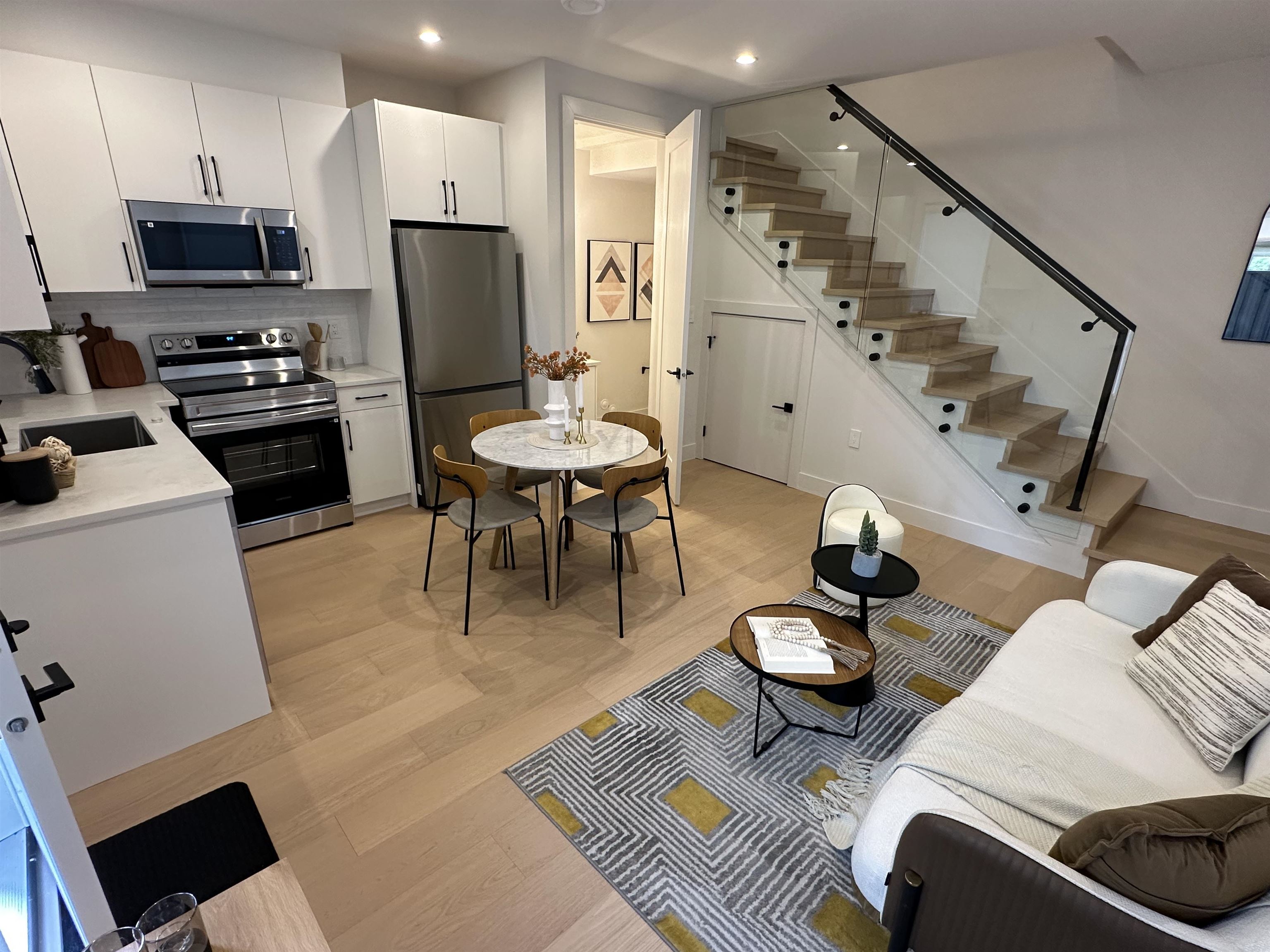 2 6989 Kerr Street - MLS&reg; # R3174230