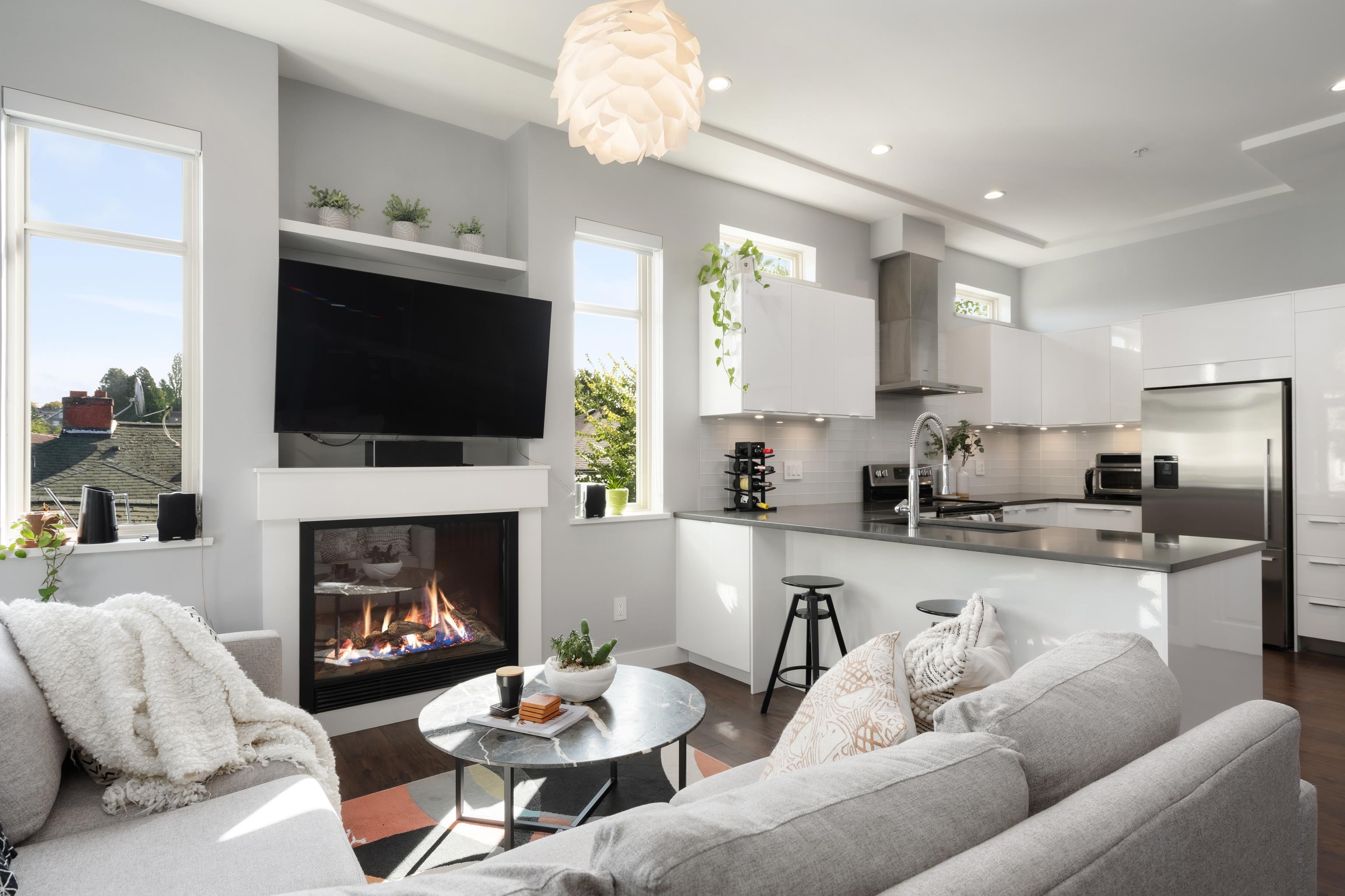  1382 17th Avenue - MLS&reg; # R3174580