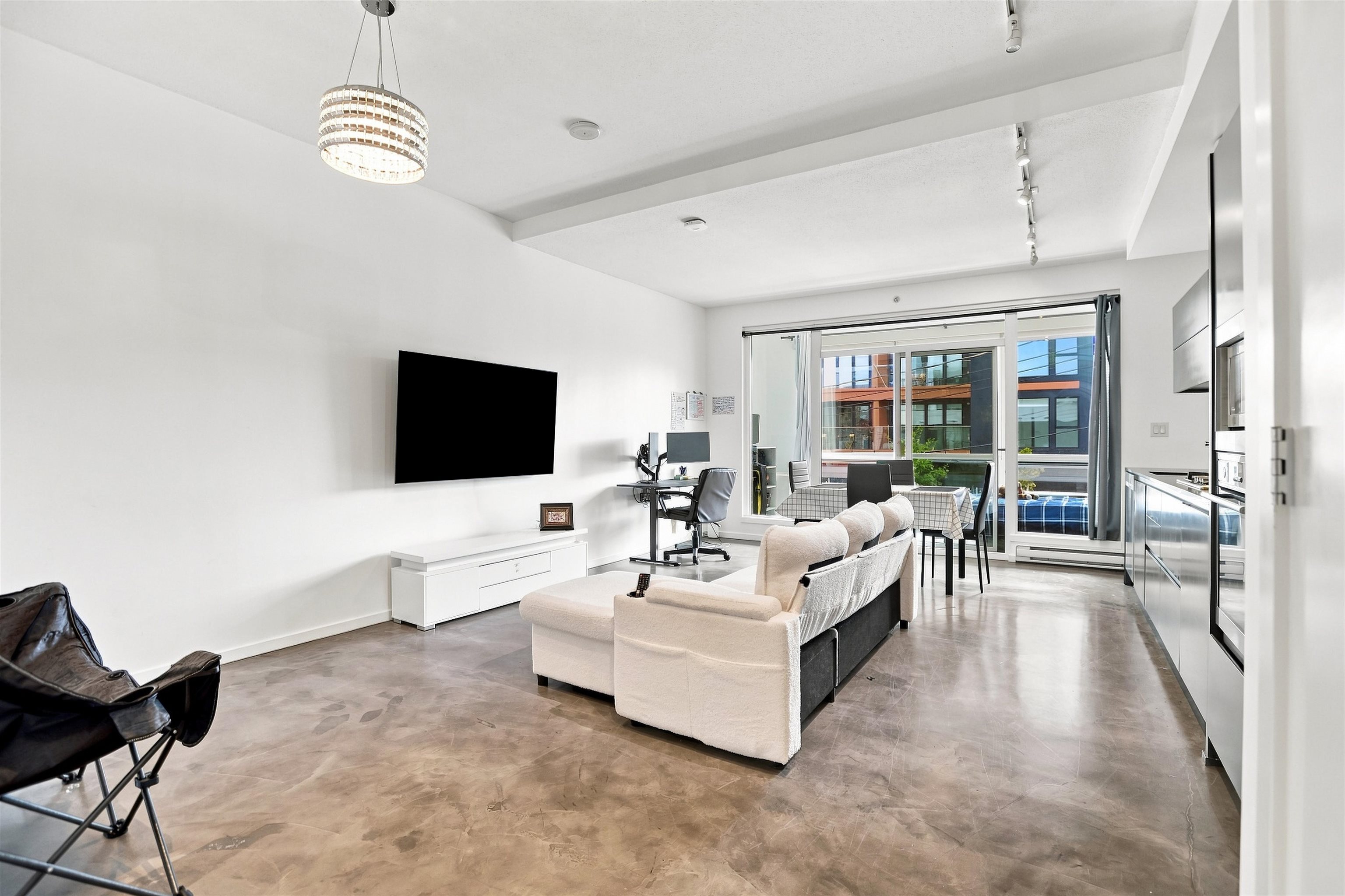 209 133 8th Avenue - MLS&reg; # R3174737