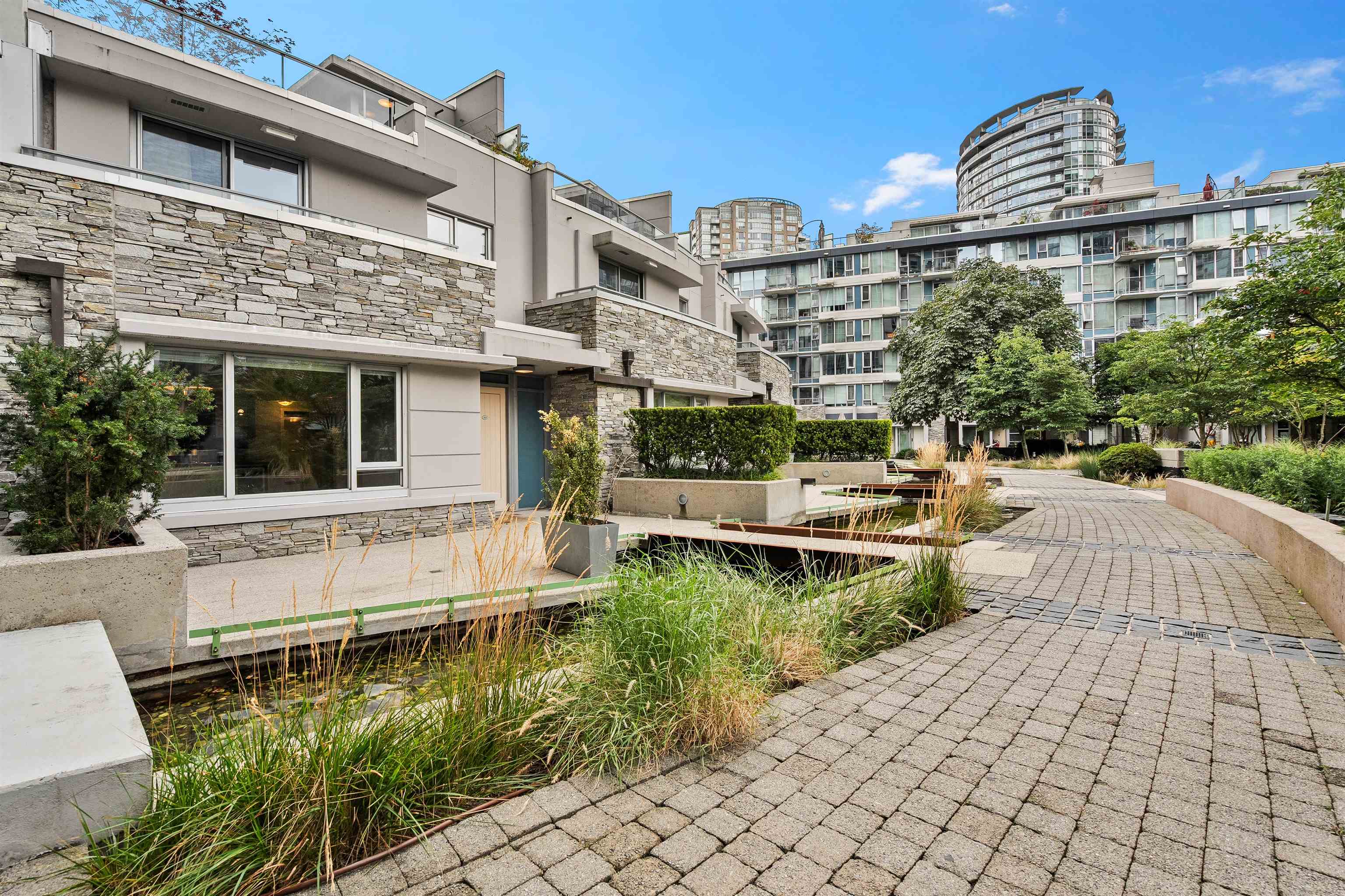 221 188 Keefer Place - MLS&reg; # R3175322