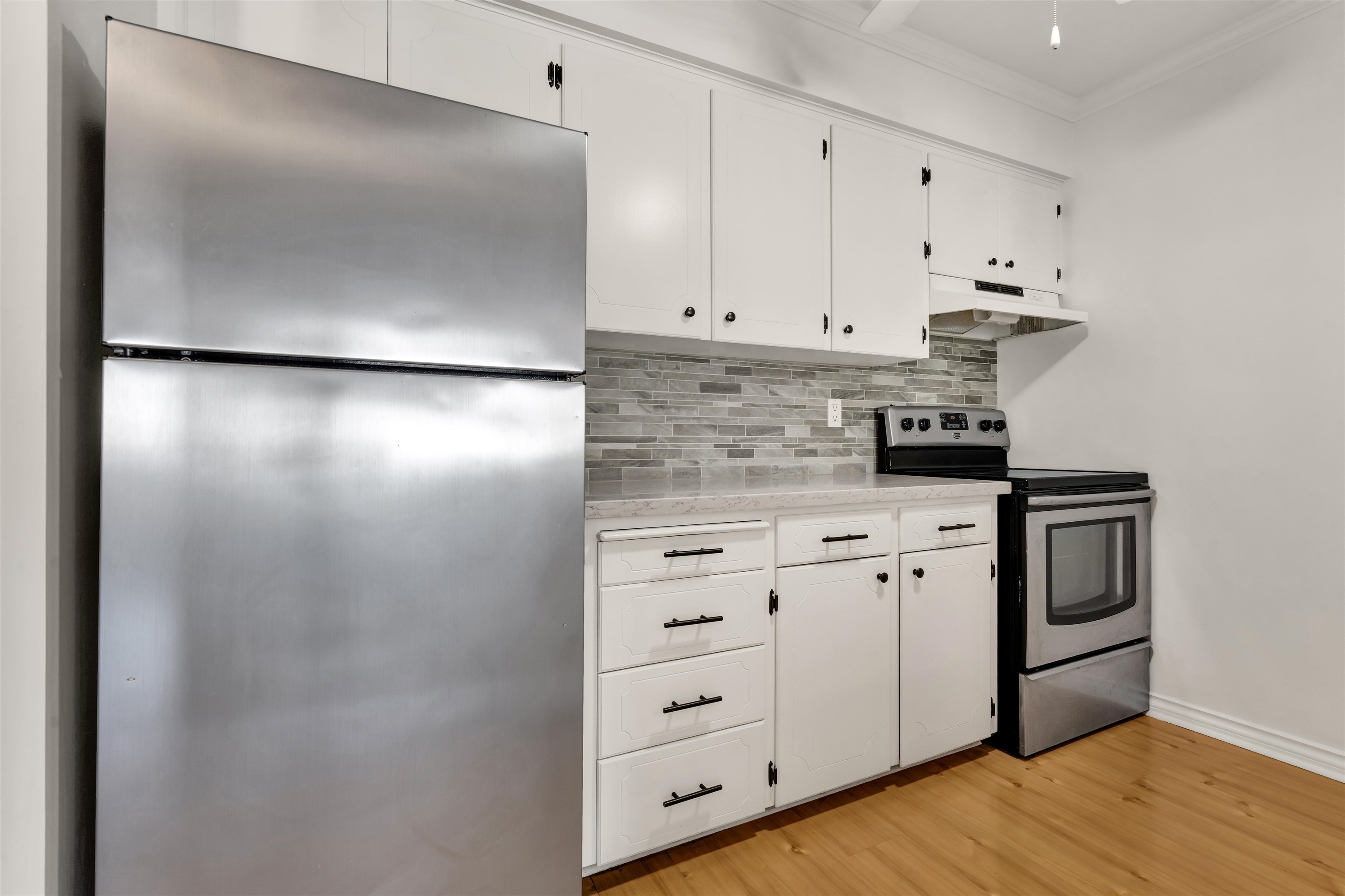 304 120 17th Street  - MLS&reg; # R3175631