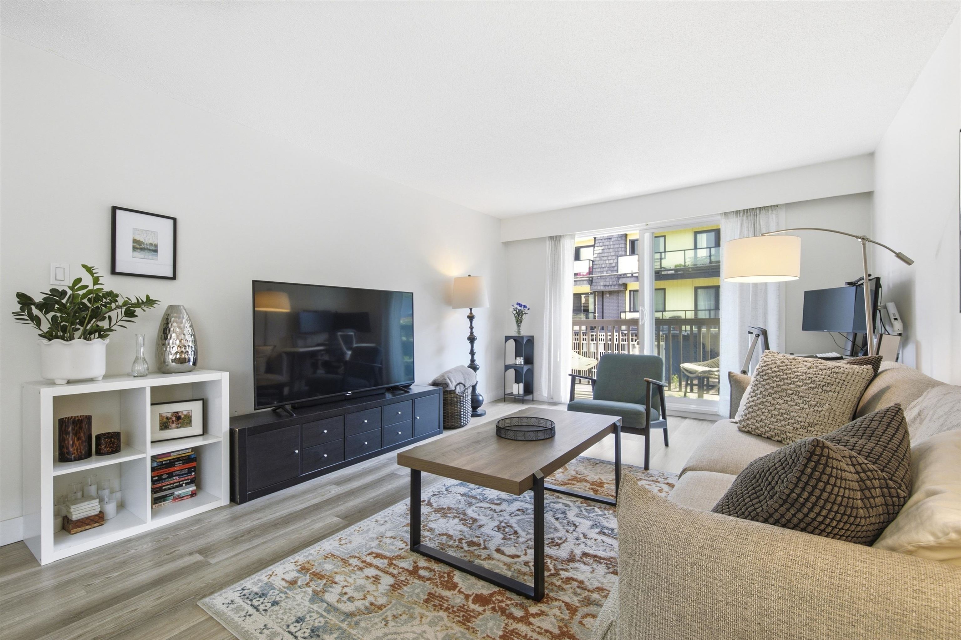 203 270 3rd Street  - MLS&reg; # R3178055