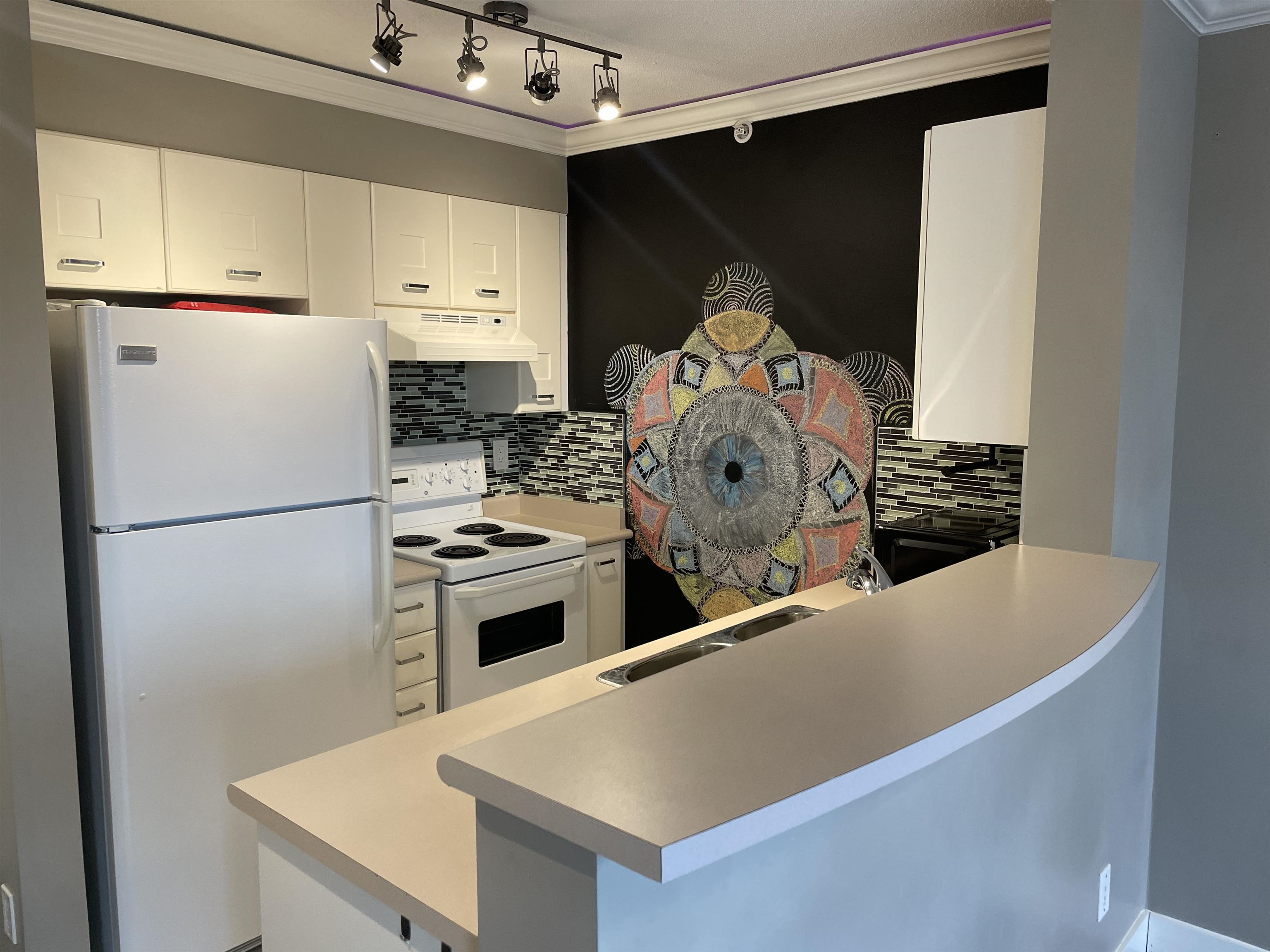 909 3438 Vanness Avenue - MLS&reg; # R3178501